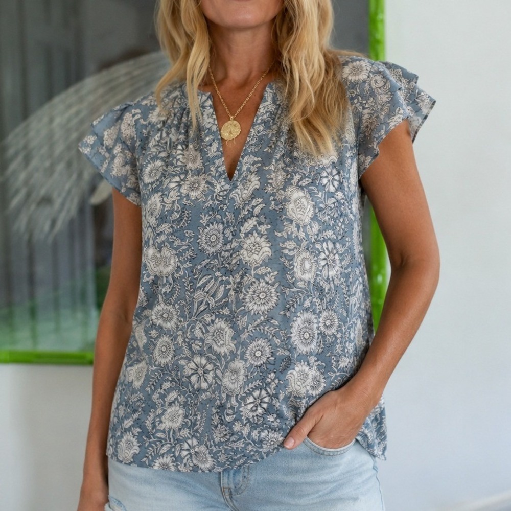 Marea Grace Top L Floral Block Print Boho Flutter Coastal Sleeve V-Neck Blue